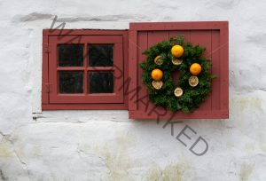 orange wreath-0562